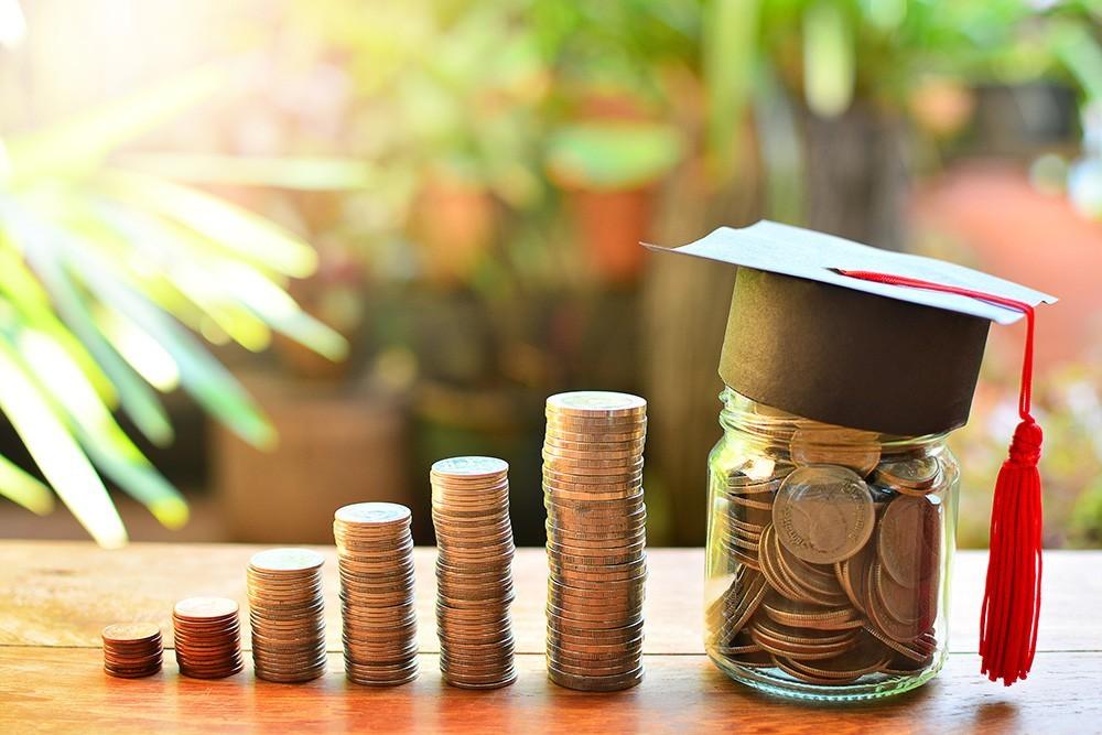 Managing Finances: Budgeting Tips for International Students in Canada